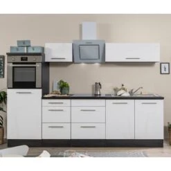 Cuisine Olivone III -Cuisine À La Maison 1000269198 230609 011 MOOD IMAGE P000000001000269198 mood