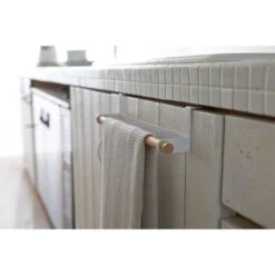 Yamazaki Porte Torchons Spécial Porte De Placard 17 Yamazaki Porte Torchons Spécial Porte De Placard -Cuisine À La Maison 1000318516 220107 161700000125 DETAILS P000000001000318516