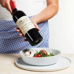 Moulin à Poivre WINE -Cuisine À La Maison 1000337013 230905 021 MOOD DETAILS P000000001000337013 mood