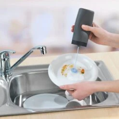 Wenko Distributeur Easy Squeez-e -Cuisine À La Maison 1000339010 220304 022 MOOD DETAILS P000000001000339010 mood