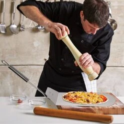 Pelle à Pizza Avec Manche En Bois -Cuisine À La Maison 3a52877c671f4495ae6b27fb1632b722