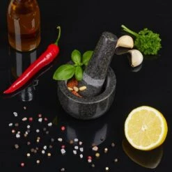 Petit Mortier En Granit Avec Pilon -Cuisine À La Maison 493b6540f7864745a9f0e525f4eb16ae