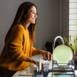 Égouttoir En Métal Pour La Vaisselle -Cuisine À La Maison 4d4610186d414d2eb82cc011af2d8db4