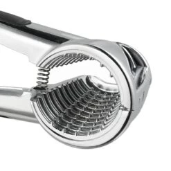 Casse-noix En Métal Argenté -Cuisine À La Maison 8aa7f1f704ed451ebdd715968838ad81