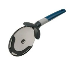 Roulette à Pizza Géante -Cuisine À La Maison c5b2b5af33b149839af5277dbc9911b0.cropped 229 273 729 631.processed