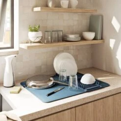 Umbra Egouttoir Pliable Udry L -Cuisine À La Maison ec7867b6699e4ad883faee4731387208